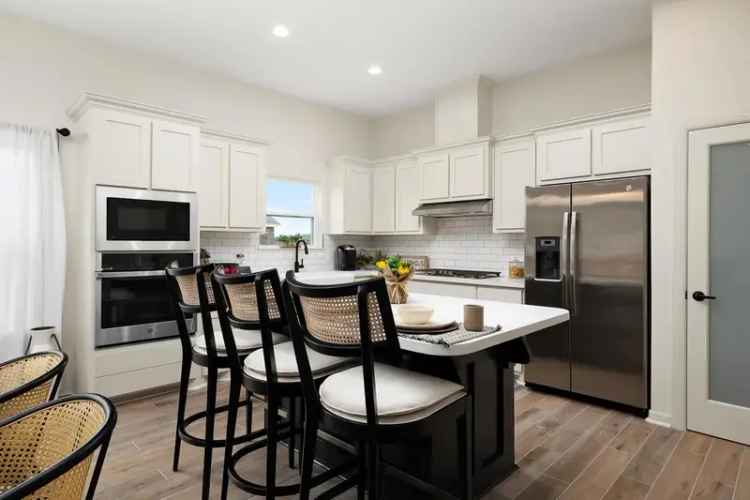 Rent Apartments in Belterra with Private Backyards and Community Amenities