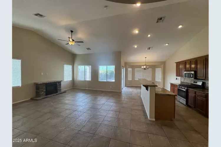 Rent Single Story Home in Chandler with Open Living Area and Garden Tub