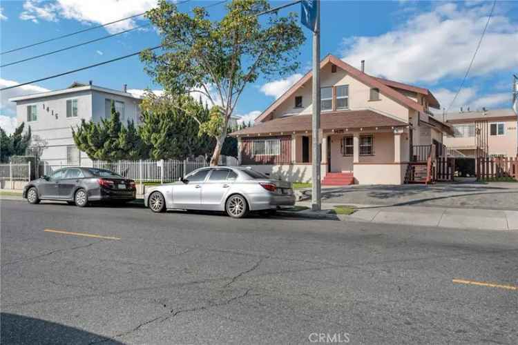 House For Sale in Long Beach, California