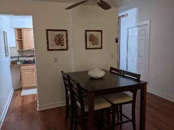 Sublet Apartment Unit in Old Port with Furnished Features and Utilities