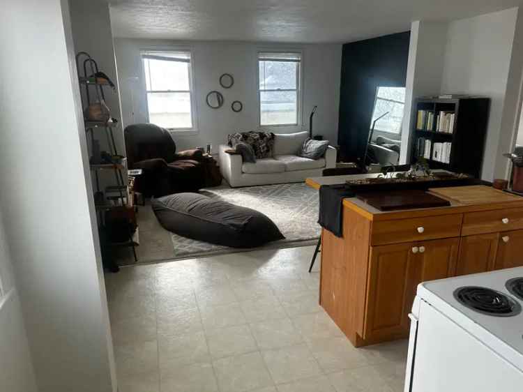 Rent 1 Bedroom Apartment in Fairport with Canal Views