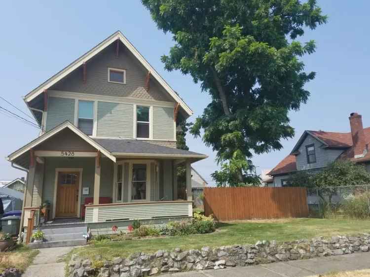 Rent Charming House Near Sounder Commuter Train Station with Garden