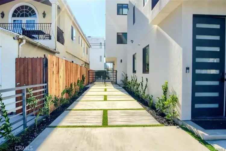 House For Sale in Culver City, California