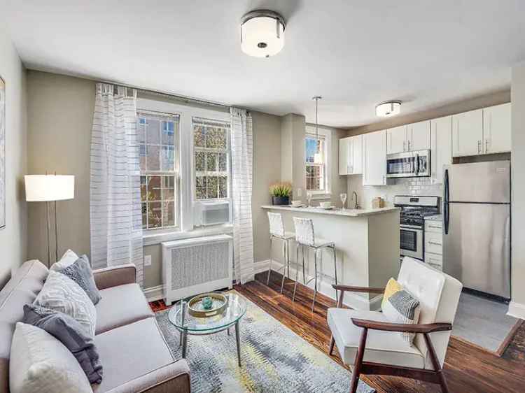 Rent Apartments in Dupont Circle with Friendly Management