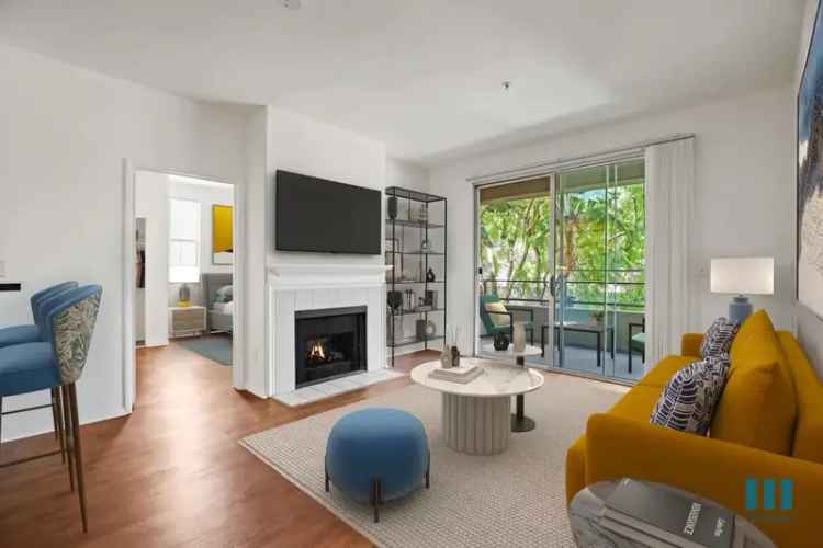 Rent 2 Bedroom Apartment in West LA with Pet-Friendly Features