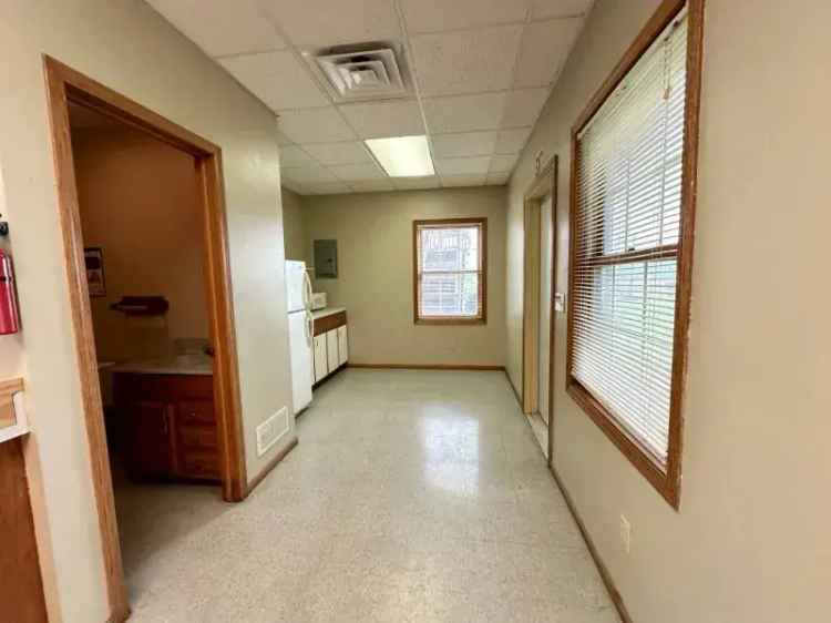 Rent Apartment Unit for Nail Salon Office Space with Great Exposure