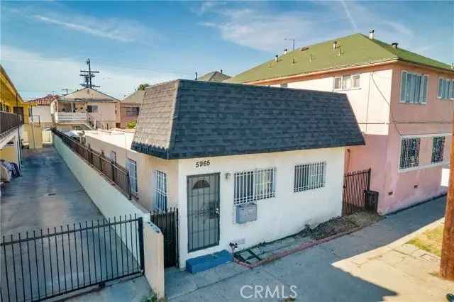 House For Sale in 5965, West Boulevard, Los Angeles, California