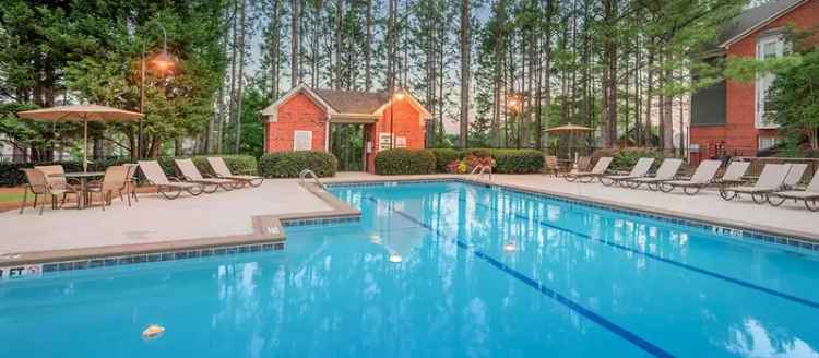 Rent Apartments in Birmingham AL with Vaulted Ceilings and Pools