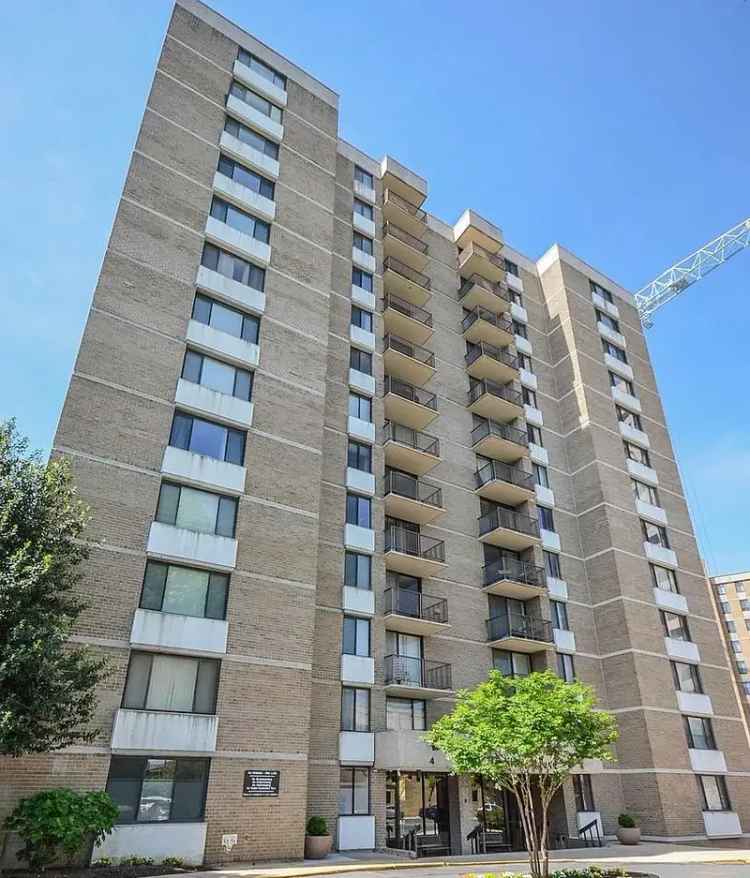 Rent an Updated 2 Bedroom Apartment in Downtown Rockville with Amenities