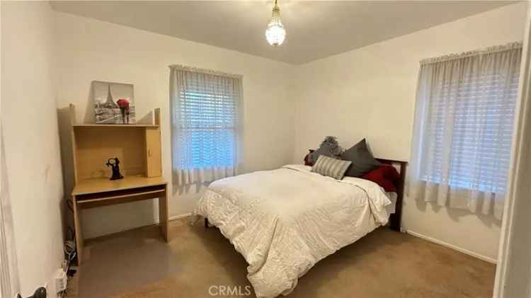 House For Sale in 10511, South Gramercy Place, California