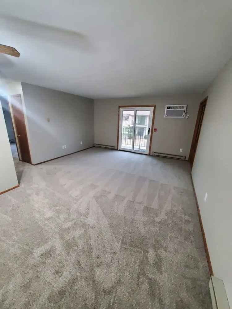 Condo for Rent in New Berlin WI with 2 Bedrooms and Garage