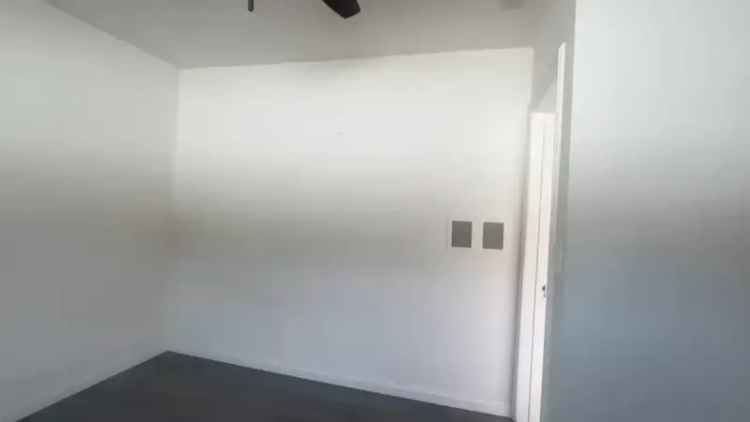 Rent 1 Bedroom Apartment in Anaheim with Private Courtyard