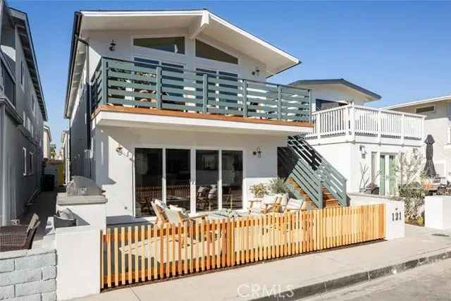 House For Sale in 121;121 1/2, 45th Street, Newport Beach, California