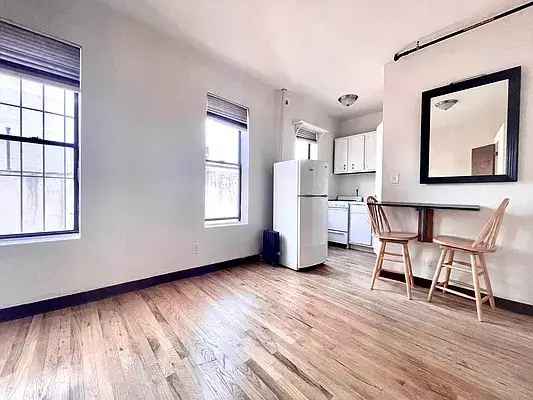 Rent 1 Bedroom Apartment in East Village with Convenient Subway Access