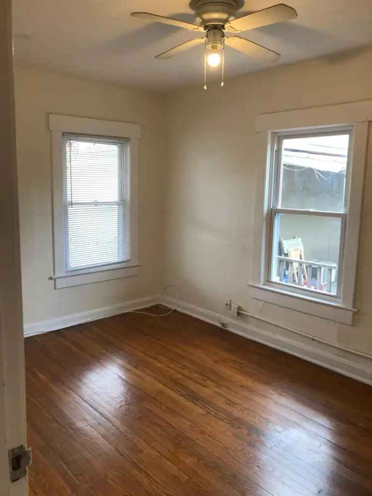 Rent Apartment Unit with Skyline Views in Columbus Park