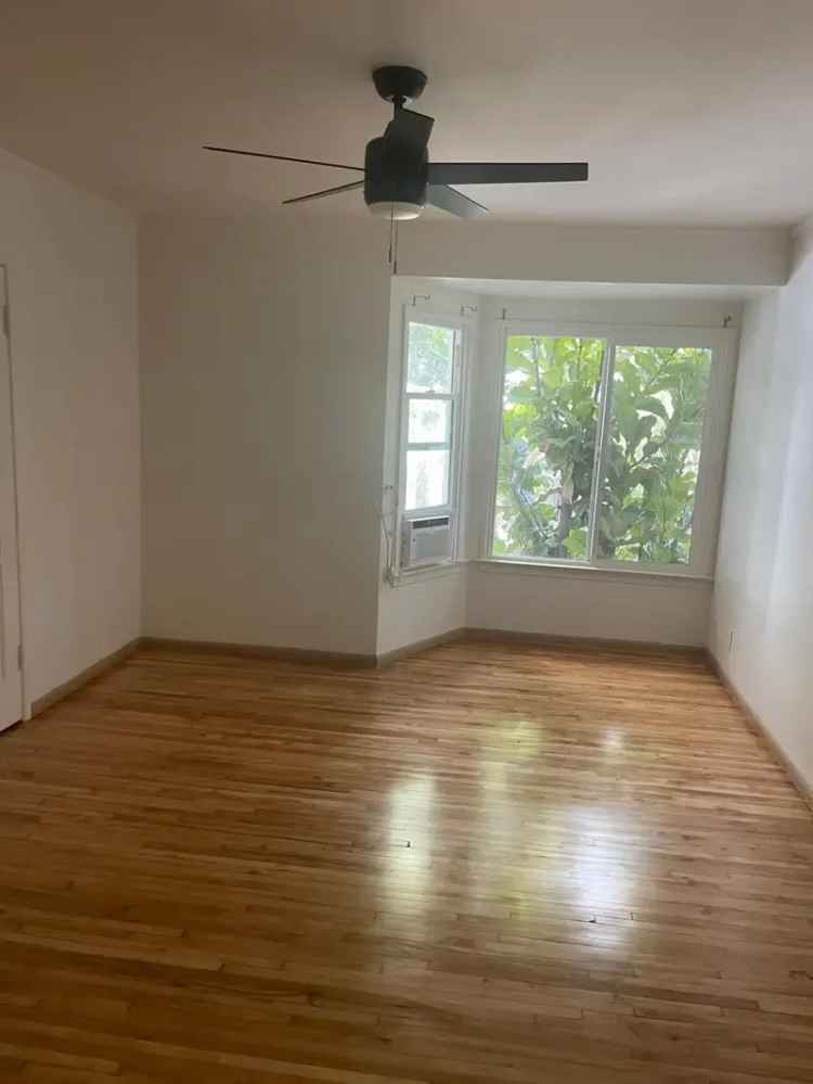 Rent Apartment Unit in West Hollywood Near Sunset Strip with New Appliances