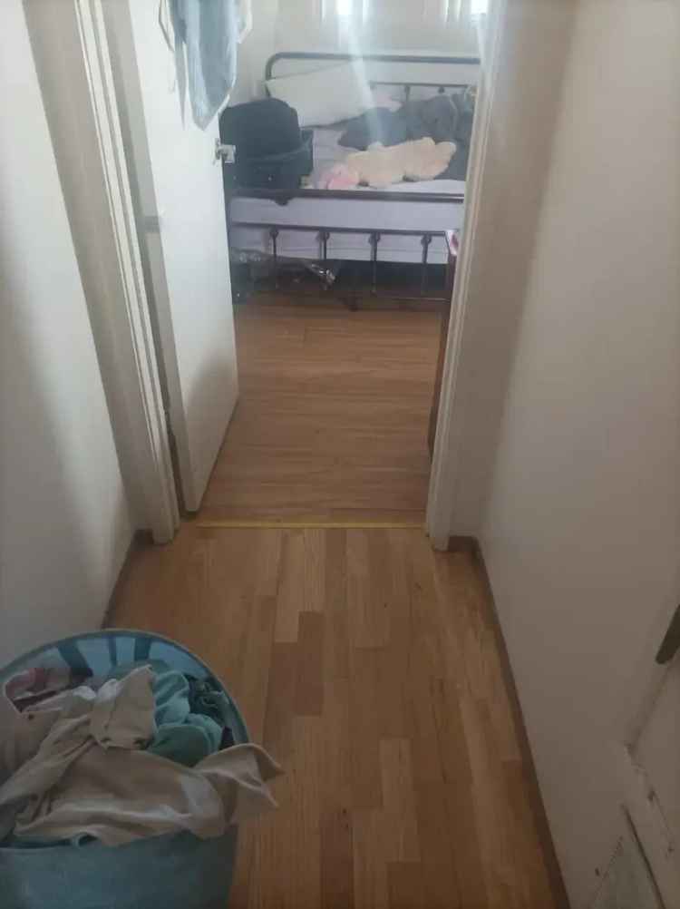 Rent Apartment Unit Single Room with Bathroom Near Bus Stop