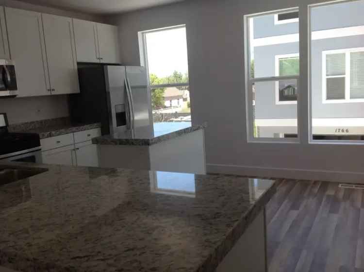 Rent Gorgeous Town Home with Modern Features Near Bangerter HWY