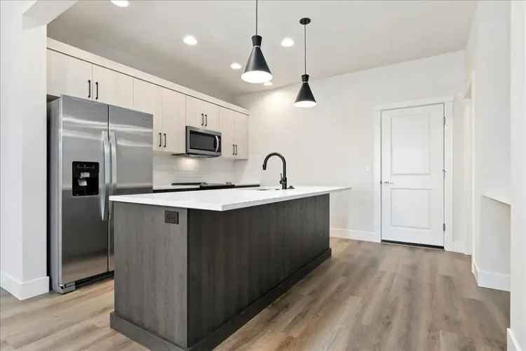 Luxury Townhome Rentals in Meridian with High End Finishes and Garages