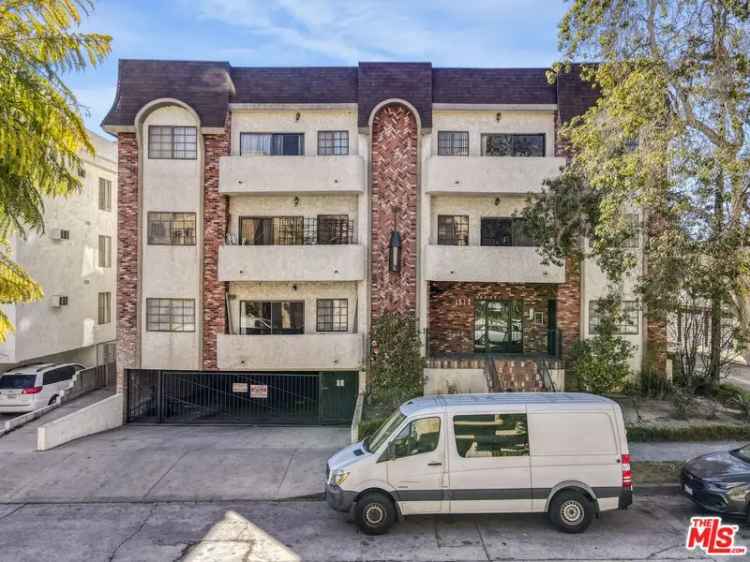 House For Sale in 1515, Amherst Avenue, Los Angeles, California