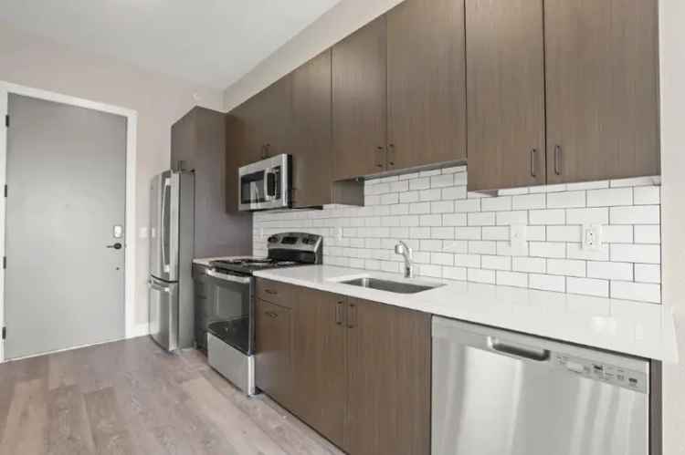 Rent Contemporary Apartments in Denver with Skyline Views and Amenities