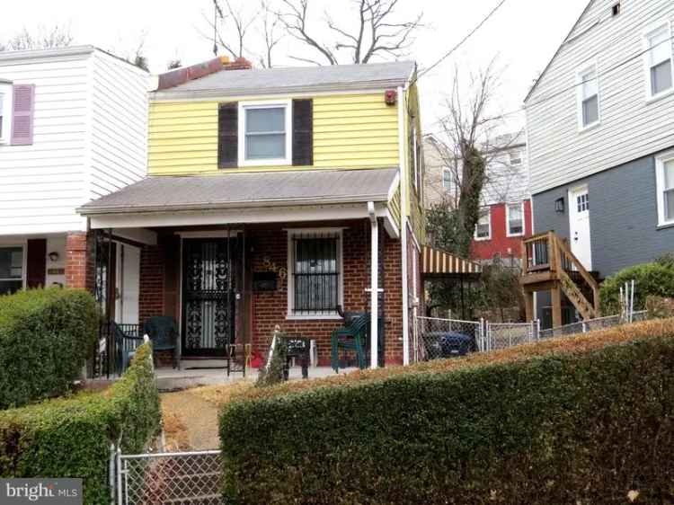 House For Sale in 846, 50th Place Northeast, Washington, District of Columbia