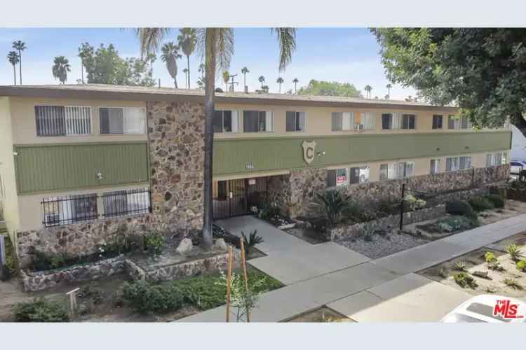 Rent 16 Unit Garden Style Property in Riverside with Courtyard and Amenities