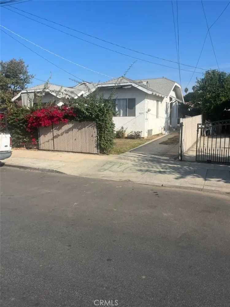 House For Sale in 3057, Lanfranco Street, Los Angeles, California