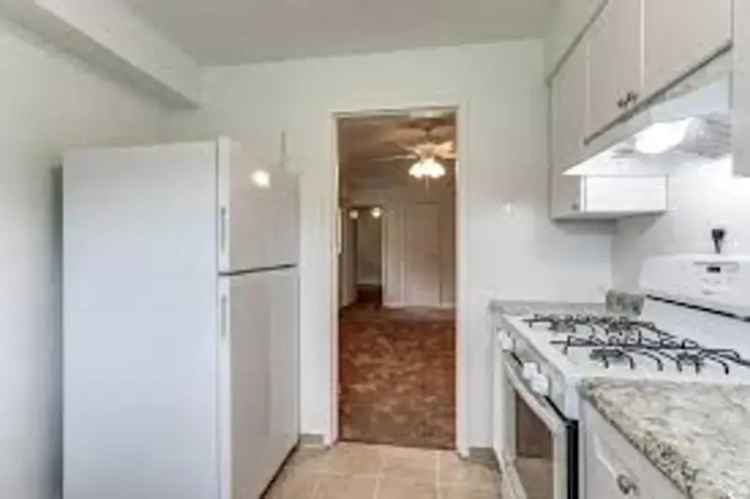 Rent Spacious Apartments in Washington with Central AC and Garage Parking