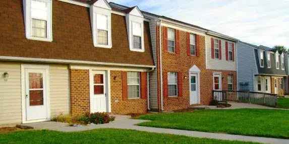 Rent Apartments in Taneytown Village with Nearby Parks and Shopping