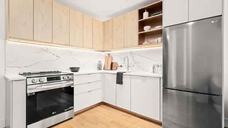 Rent Luxury Apartment Unit in Prime Williamsburg with City and Waterfront Views