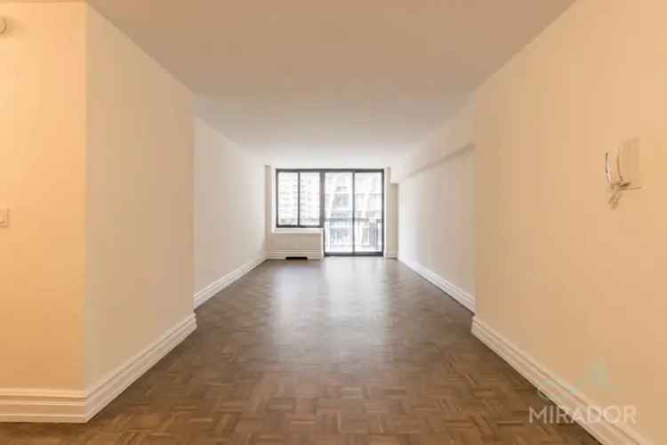 Rent Apartment Unit in Upper West Side with Stunning Views and Amenities