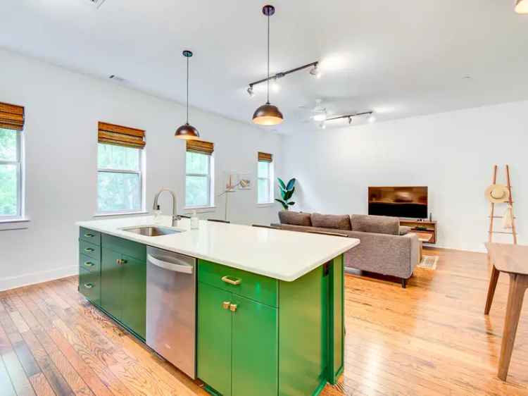 Rent Apartment Unit in Brooklyn Arts District with Modern Features