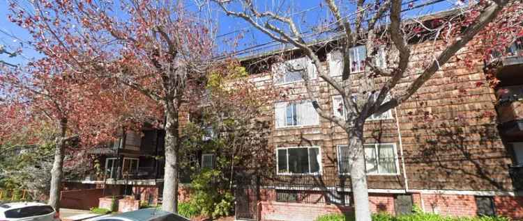 Rent Apartment in South Berkeley with Secure Access and Courtyard