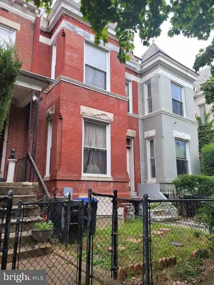 House For Sale in 1374, F Street Northeast, Washington, District of Columbia