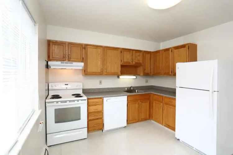 Rent Spacious Apartments in a Convenient Pedestrian Friendly Neighborhood