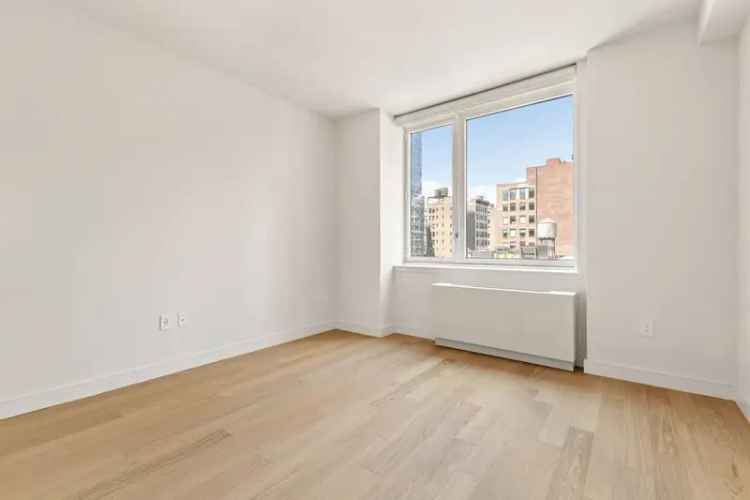 Rent Apartment Unit in Chelsea with Luxury Services and Renovated Features