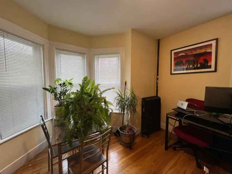 Rent Studio Apartment in Porter Square with Modern Kitchen Features