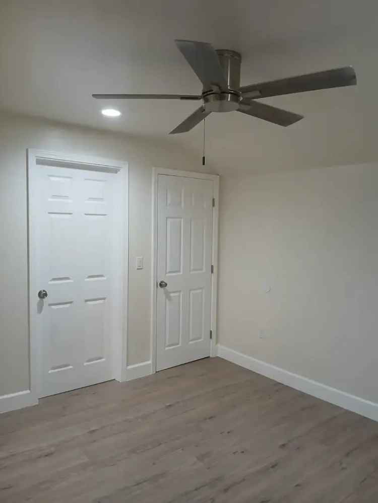 Apartment for Rent Fully Remodeled with Parking