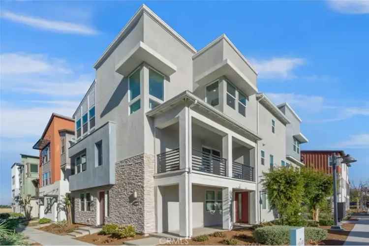 Rent a Modern Home with 2 Bedrooms in Irvine's Great Park Neighborhood