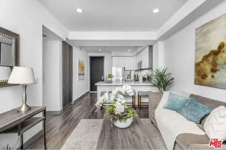 Rent Premium Residential Units with Commercial Space in Los Angeles