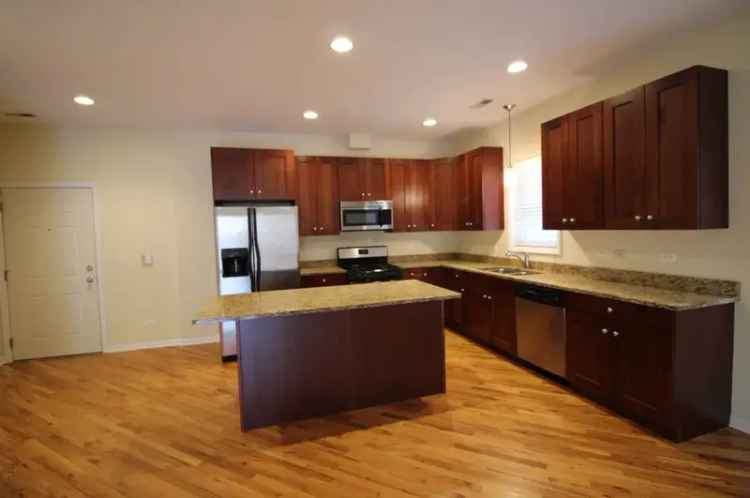 Rent Apartment Unit in Rogers Park 2 Bd 2 Ba Master Suite Fireplace