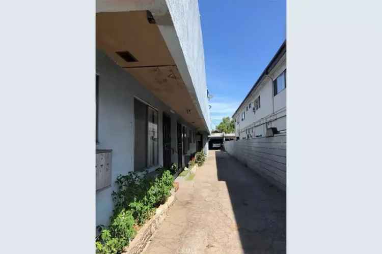 Invest in Multi Residential Property with 8 Units in Van Nuys