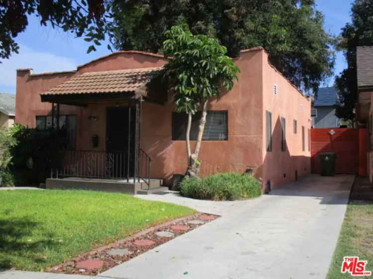 House For Sale in 2430, South Cochran Avenue, Los Angeles, California