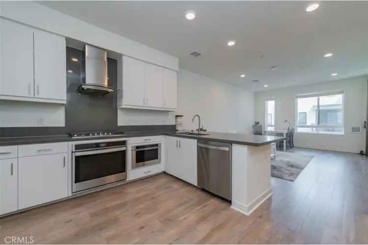 Rent a condo in Irvine with luxury amenities and stylish features