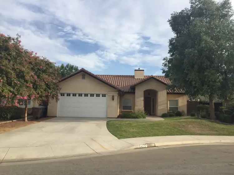 Rent Home in Northwest Bakersfield with Office and Patio