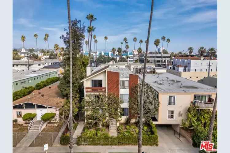 Buy multifamily in Santa Monica 3 bedroom units with ample parking