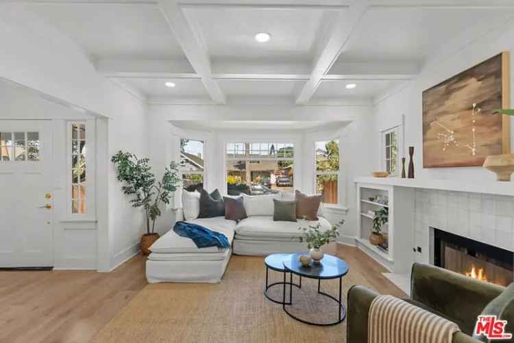 House For Sale in 950, West 46th Street, Los Angeles, California