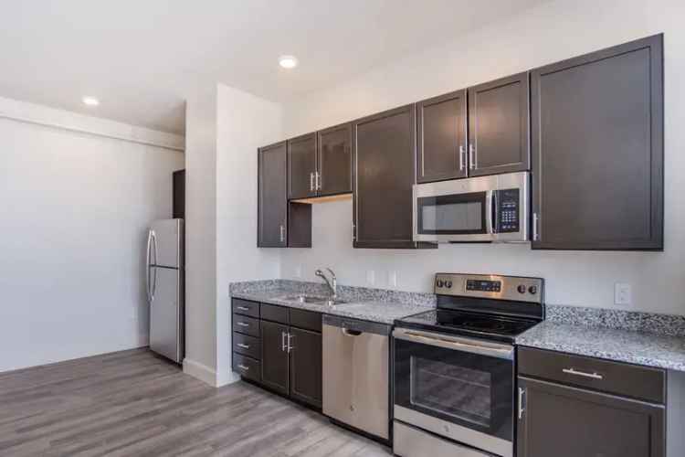 Rent Luxury Apartments in Downtown Montgomery with City Views