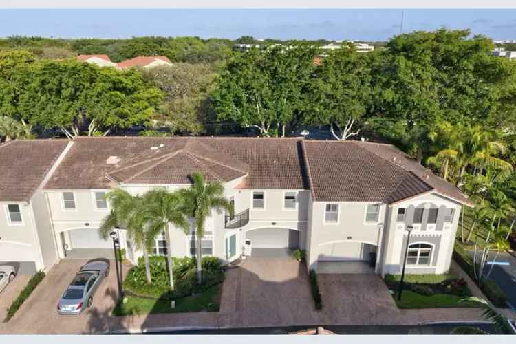 House For Sale in 1825, Highland Grove Drive, Delray Beach, Florida